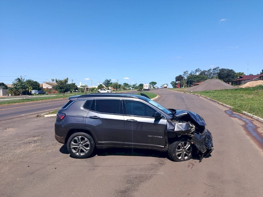 Ivinhema - Acidente entre dois veículos na BR -376 trevo Eco Parque