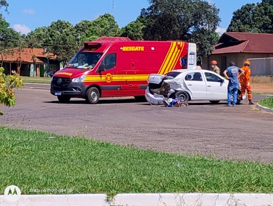 Ivinhema - Acidente entre dois veículos na BR -376 trevo Eco Parque