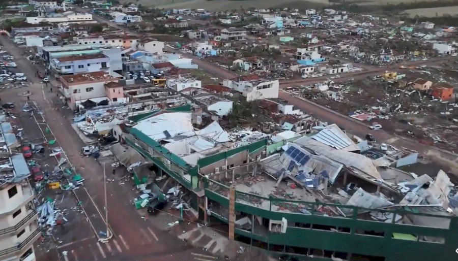 Tornado no Paraná deixa pelo menos seis mortos e centenas de feridos