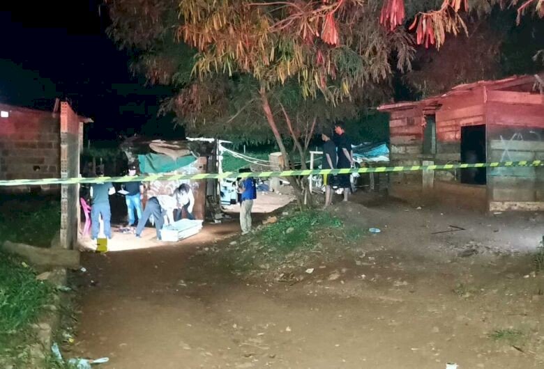 Jovem é assassinado com golpe de faca no pescoço