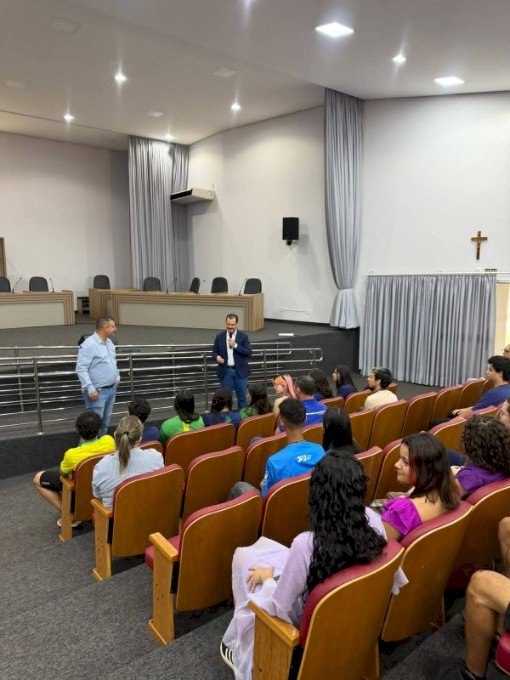 Alunos de escola estadual visitam o Poder Legislativo