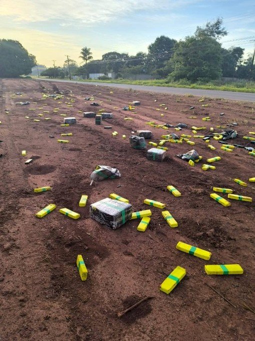 Jovem morre ao capotar caminhonete abarrotada de maconha na MS-295