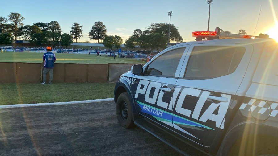 Ivinhema - Polícia Militar realiza policiamento durante partida do Campeonato Estadual no Estádio Saraivão