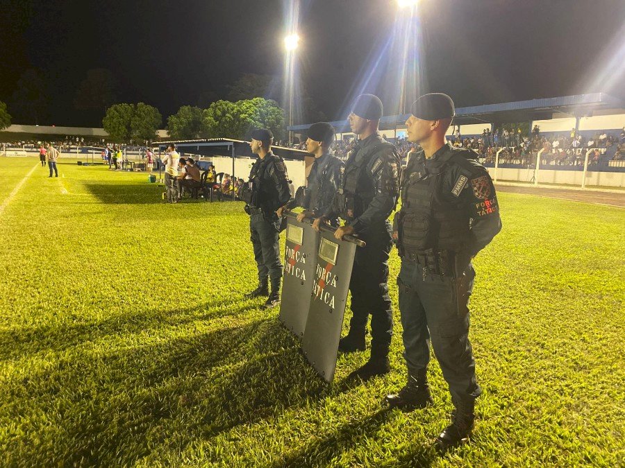 Ivinhema - Polícia Militar realiza policiamento durante partida do Campeonato Estadual no Estádio Saraivão