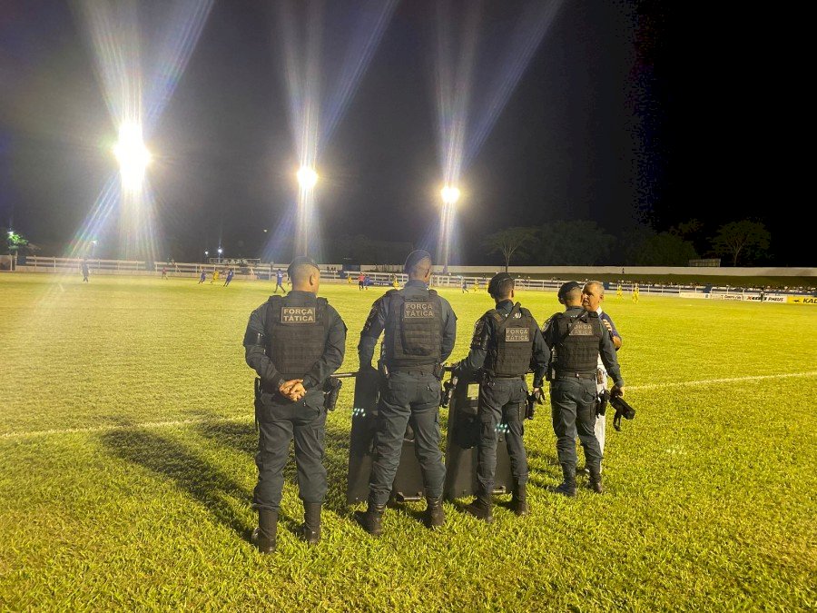 Ivinhema - Polícia Militar realiza policiamento durante partida do Campeonato Estadual no Estádio Saraivão