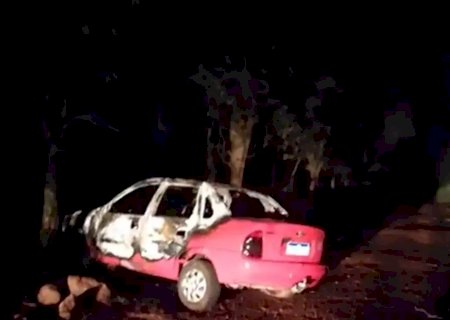 Corpo é encontrado carbonizado em veículo incendiado na MS-465