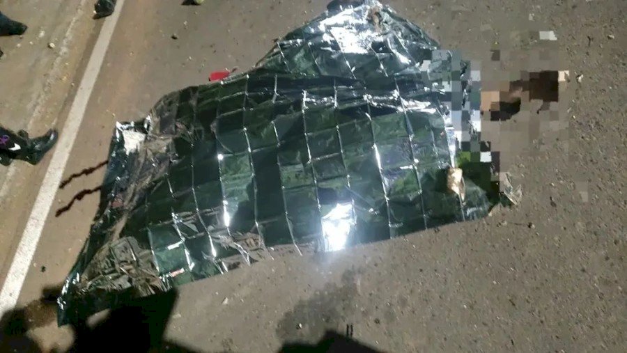 Casal morre em acidente envolvendo moto e carro
