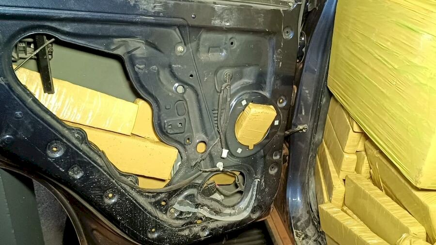 “Após perseguição e tiros, polícia apreende 1,2 tonelada de maconha e realiza prisão em Dourados”