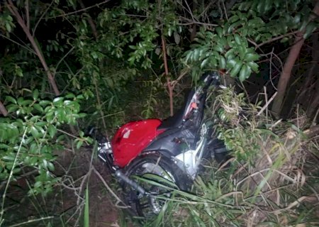 Um motociclista morreu após um grave acidente envolvendo uma motocicleta e um carro na rodovia MS-338