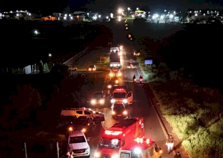 Ivinhema - Grave acidente entre carro e moto deixa motociclista ferido na BR-376 saída para Nova Andradina
