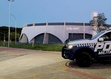 Polícia Militar atende ocorrência de vias de fato e dano em imóvel