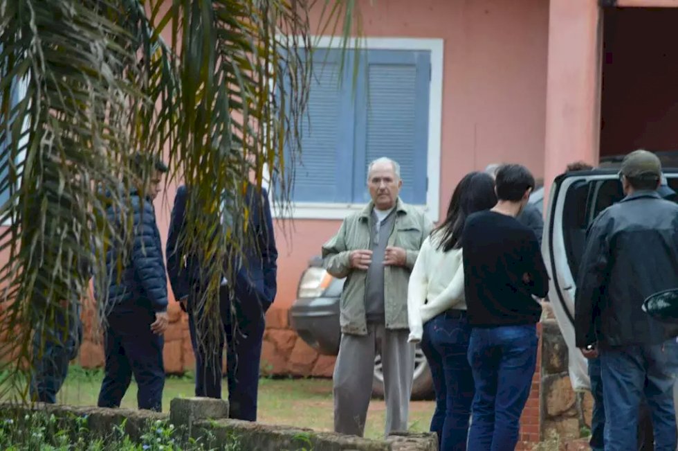 Médico é preso por posse de arma e será investigado por feminicídio
