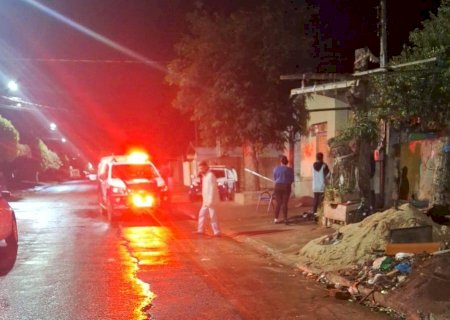 Ivinhema - Homem é morto a tiros, mulher é baleada socorrida mas morre no HMI
