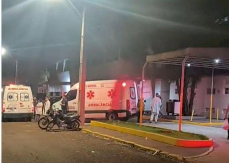 Superlotação na cardiologia gera fila de ambulâncias em hospital de Dourados