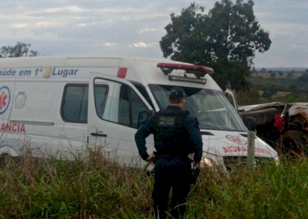 Mãe e filho morrem após veículo capotar na MS-080