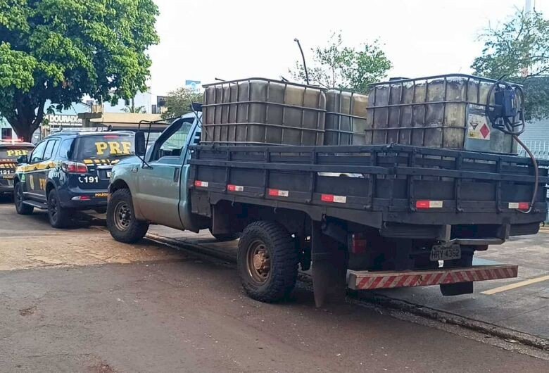 Maconha apreendida em tanques na carroceria de veículo pesou mais de 2 toneladas