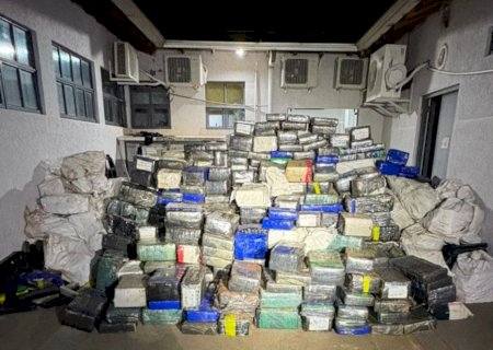 Polícia encontra mais de 7 toneladas de maconha escondidas em mata de MS