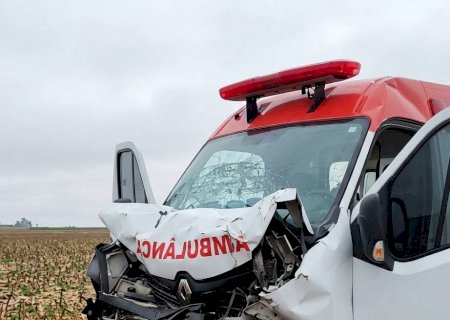 Um paciente em tratamento contra câncer morre após acidente envolvendo uma ambulância na BR-060 em Sidrolândia