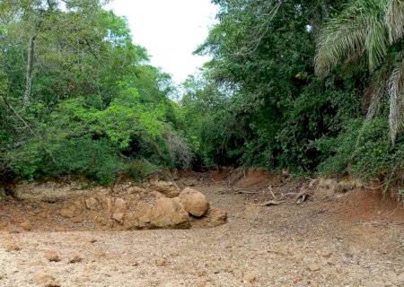 Natureza pede socorro: Estiagem faz trecho do rio da prata secar completamente em quatro dias