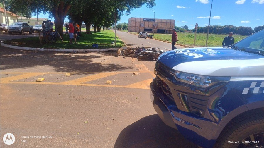Angélica: acidente entre duas motos em frente à Delegacia de Polícia Civil deixa duas pessoas gravemente feridas