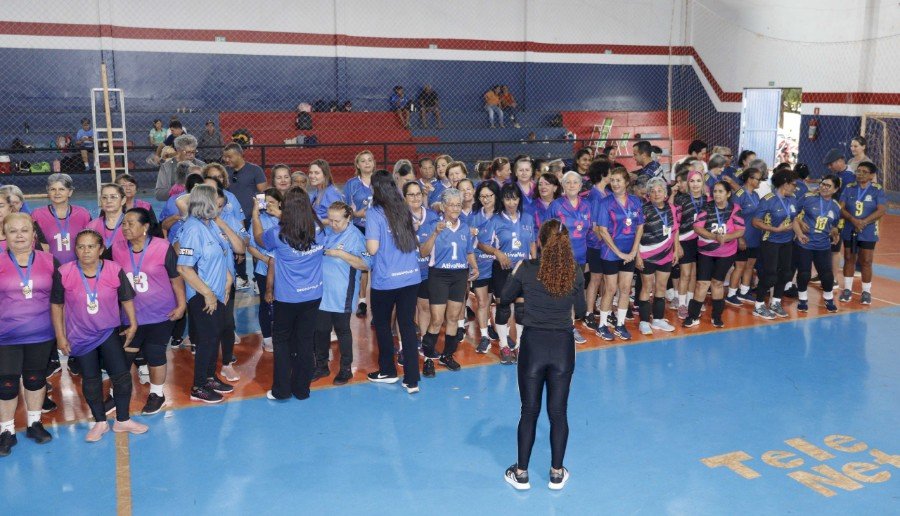 Angélica realiza Copa de Vôlei Adaptado 60+ Feminino e reúne atletas da região