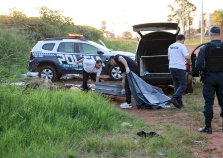 Dupla chega de moto e mata reciclador com 5 tiros