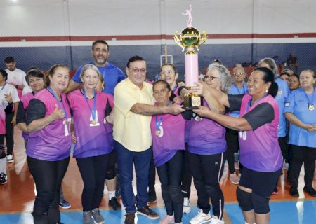 Angélica realiza Copa de Vôlei Adaptado 60+ Feminino e reúne atletas da região